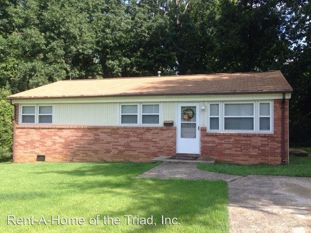 812 Summit Ave - Photo 2 of 14