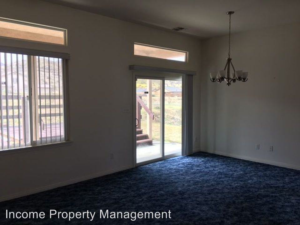 8520 Sugar Pine Ct - Photo 3 of 13