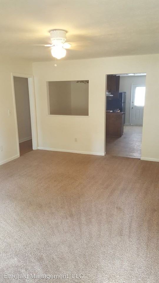 405-407 Charleston Lane - Photo 2 of 10