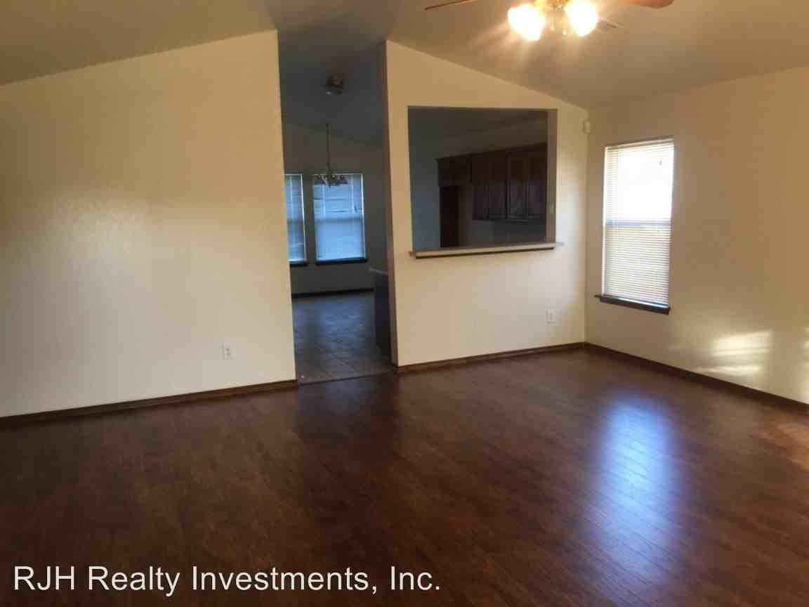 10321 Buccaneer Dr - Photo 2 of 15