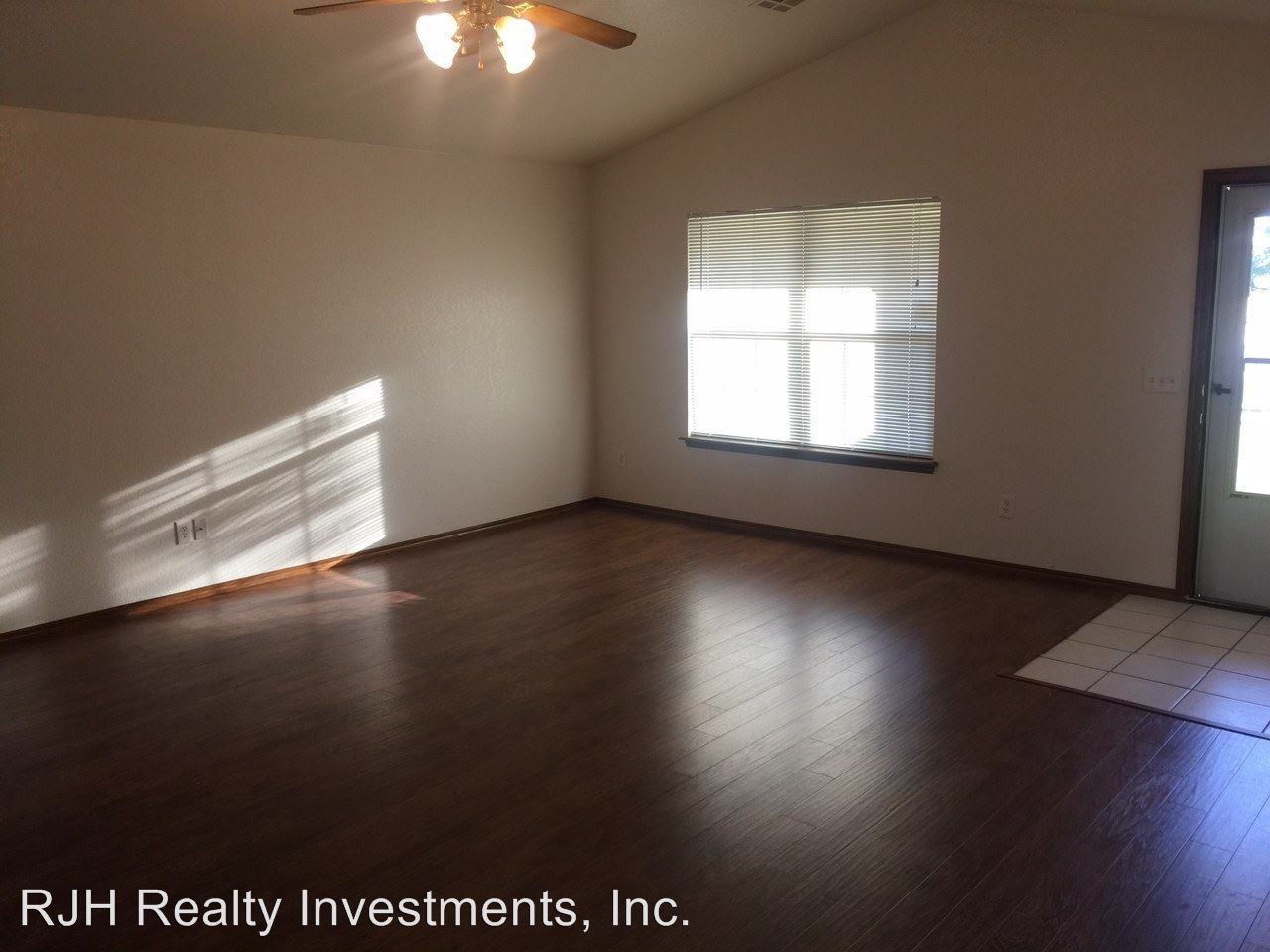 10321 Buccaneer Dr - Photo 3 of 15