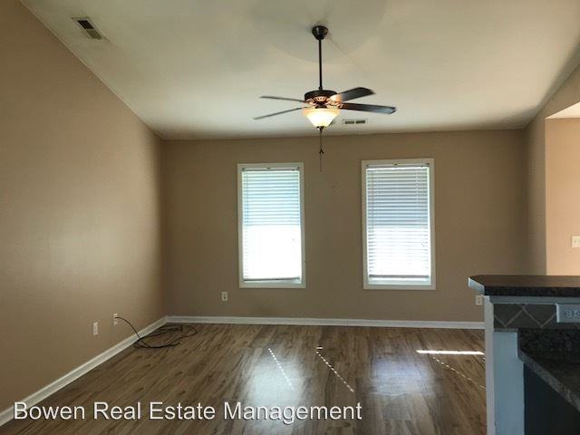 137 Christy Dr - Photo 3 of 7