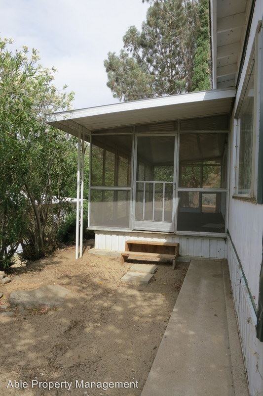 233 Salaine Dr - Photo 2 of 8