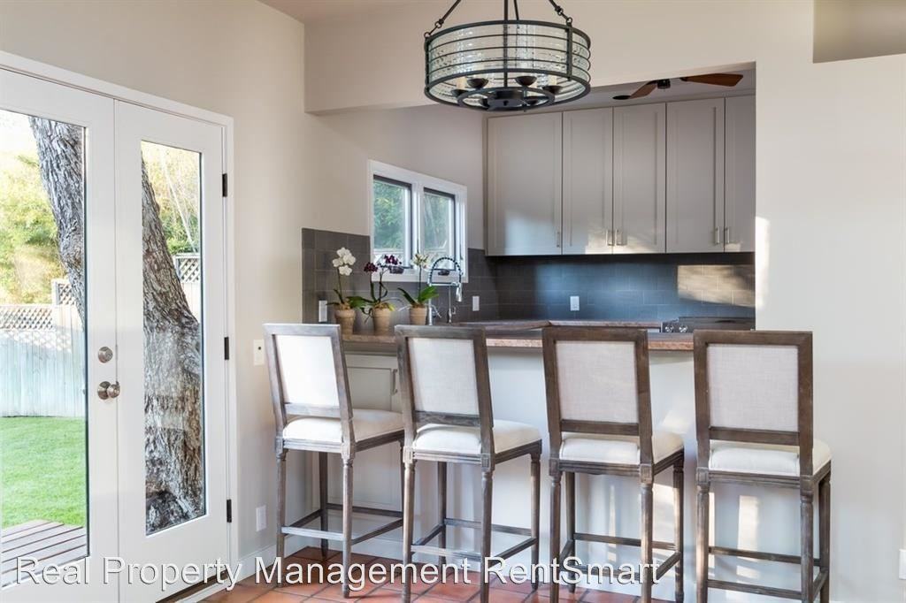 1607 Hartford Rd - Photo 2 of 8