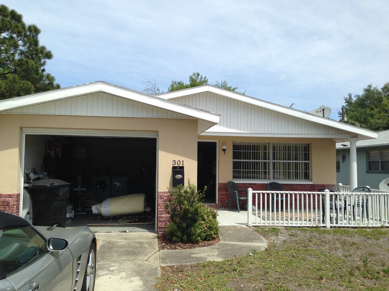 301 92nd Ave N - Photo 3 of 20