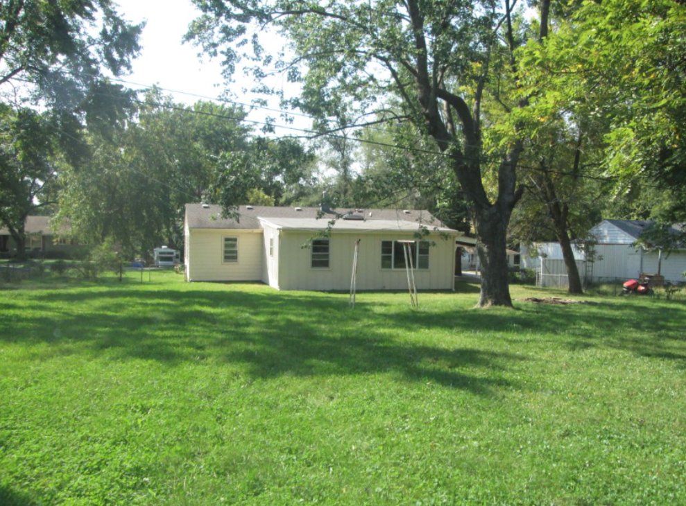 8606 East 116 Street - Photo 2 of 9