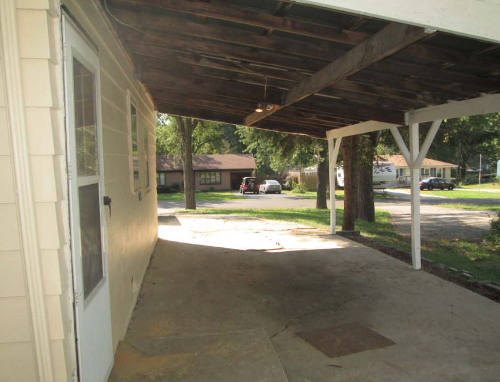 8606 East 116 Street - Photo 3 of 9