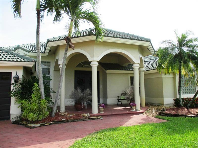 15715 Cypress Creek Ln - Photo 2 of 29