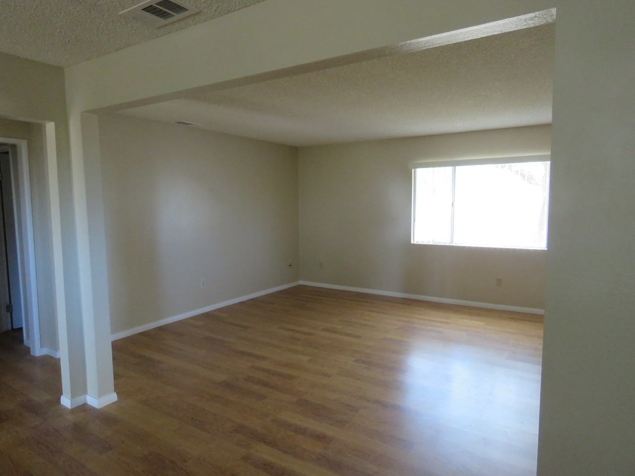 12375 Custer St - Photo 3 of 8