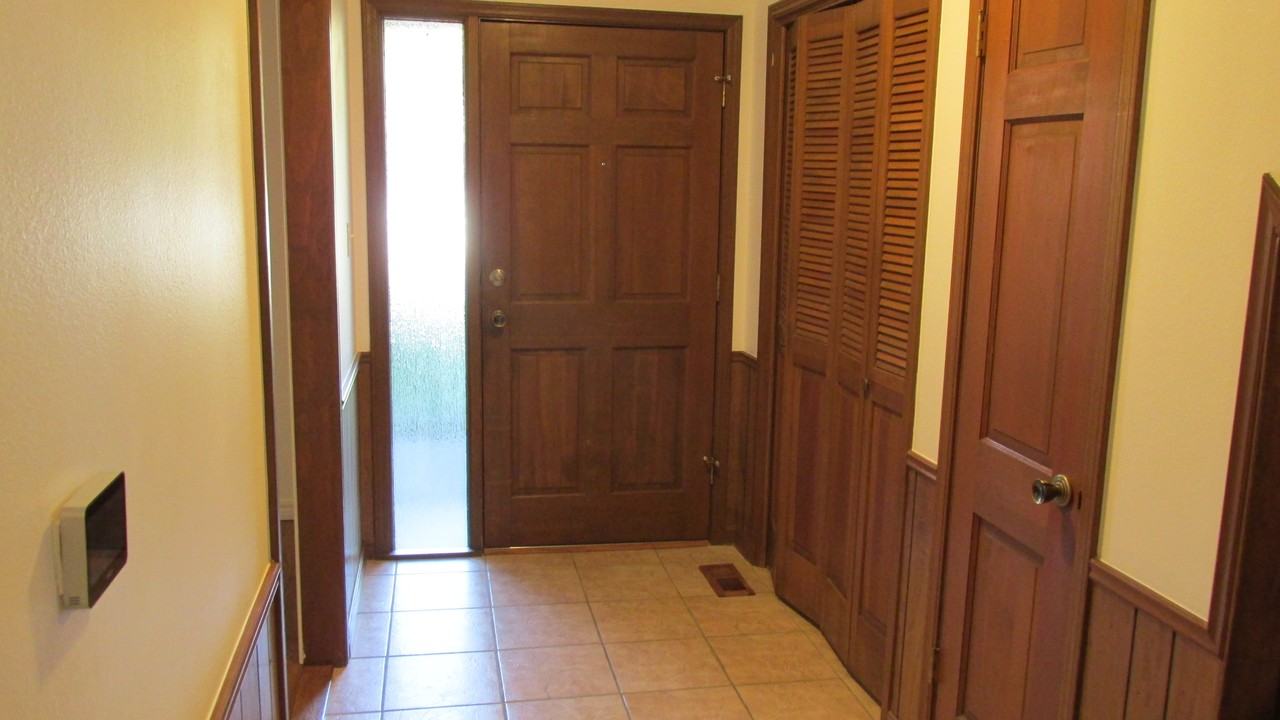 2520 N Stanton Ave - Photo 3 of 48