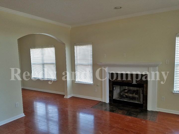 8395 Blue Lagoon Dr - Photo 2 of 18