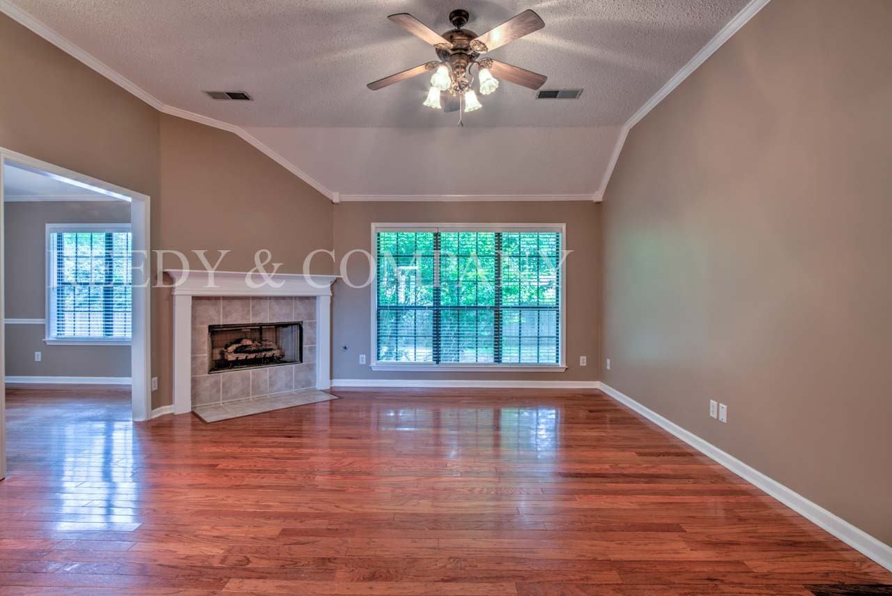 7764 Shadow Glen Ln - Photo 3 of 14