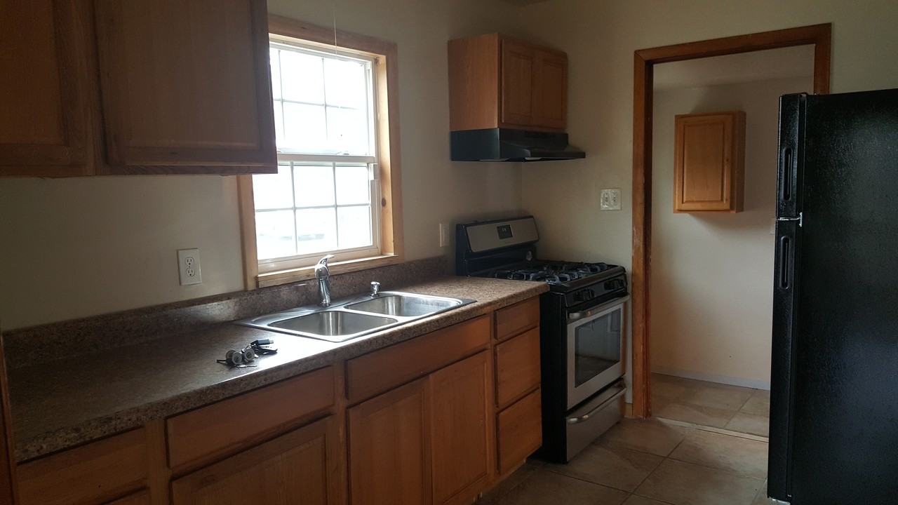 2117 Richmond St - Photo 3 of 6