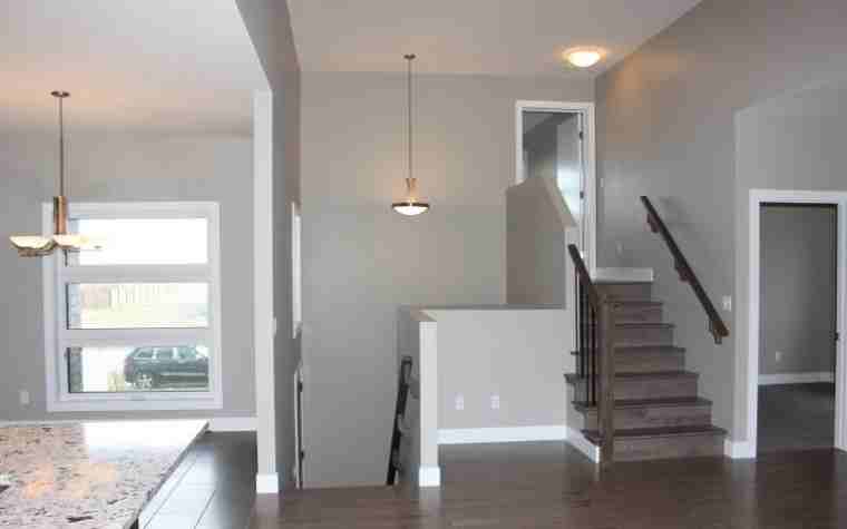 263 Baltzan Boulevard - Photo 2 of 36