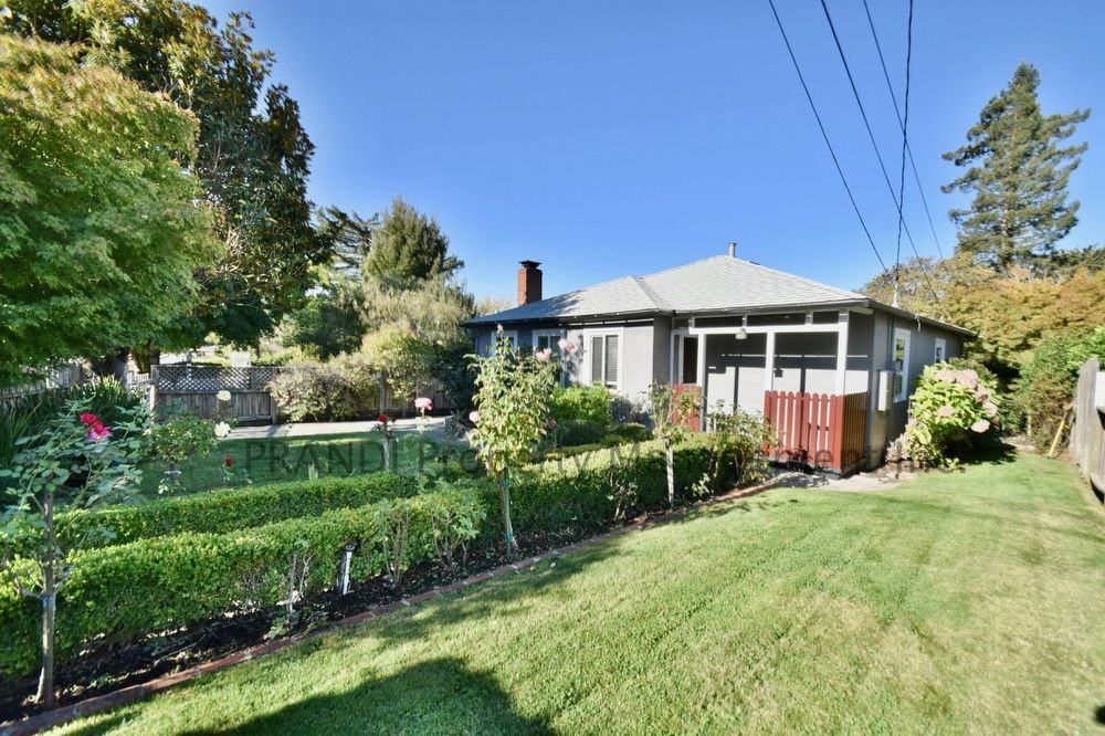 46 Plaza Dr - Photo 2 of 16