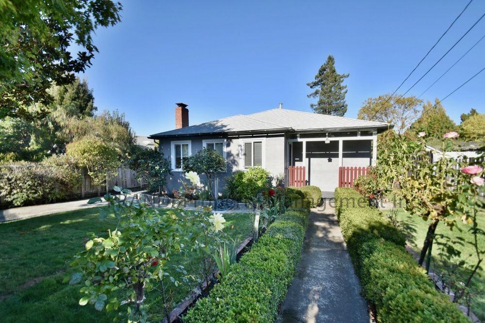 46 Plaza Dr - Photo 3 of 16