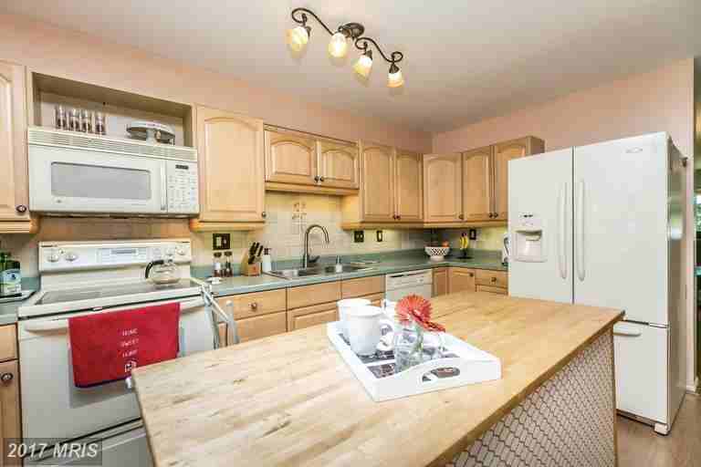 12 Valley Crossing Cir - Photo 3 of 23