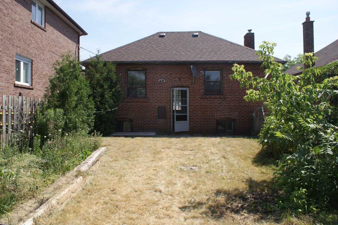 Keele St & Eglinton Ave W, Toronto, ON M6M Room for Rent for 900/month Zumper