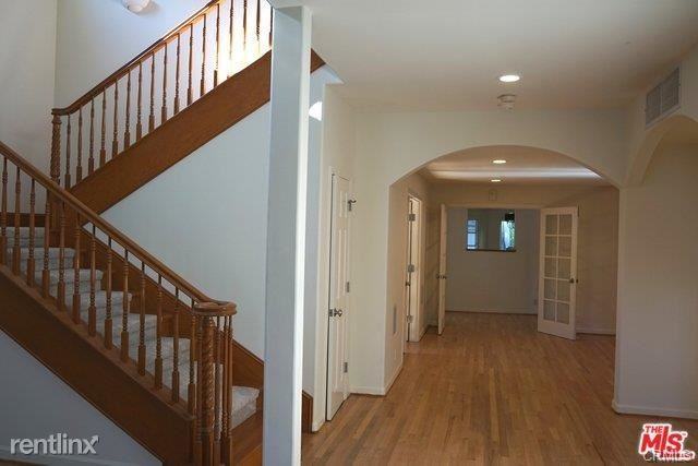 560 Euclid St - Photo 3 of 7