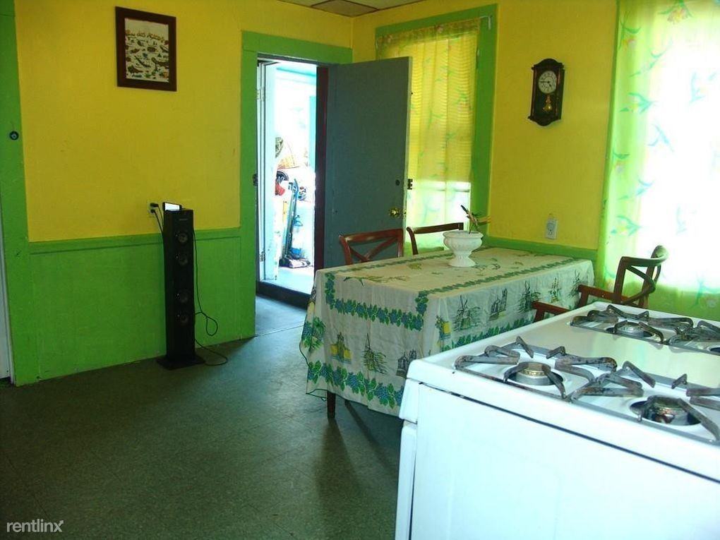 11 Carleton St - Photo 3 of 4