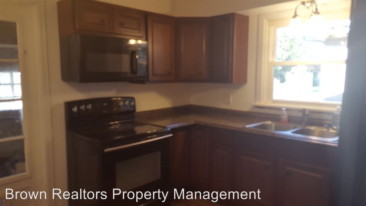 814 Southmoor Pl - Photo 3 of 12