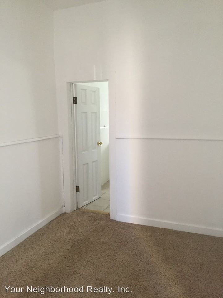 206 W Bennett Ave - Photo 3 of 8