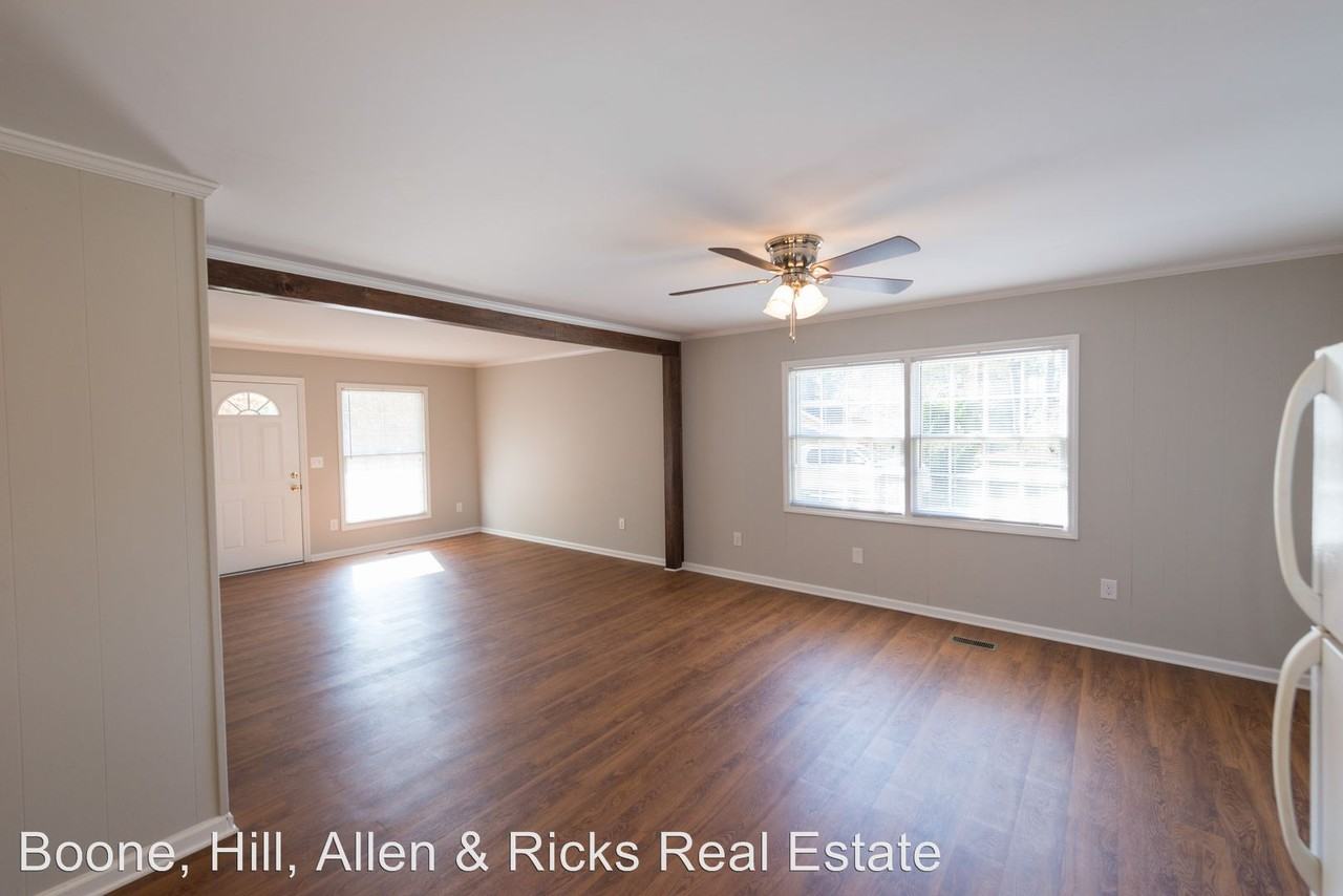 108 Hampton Ct - Photo 3 of 11