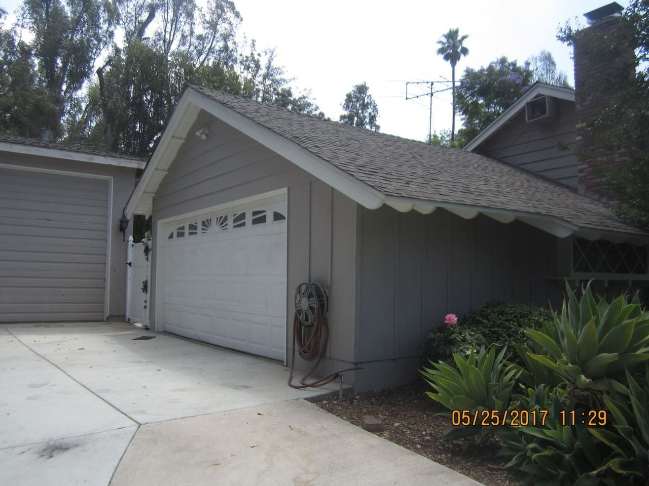 7458 Whitegate Ave - Photo 3 of 21