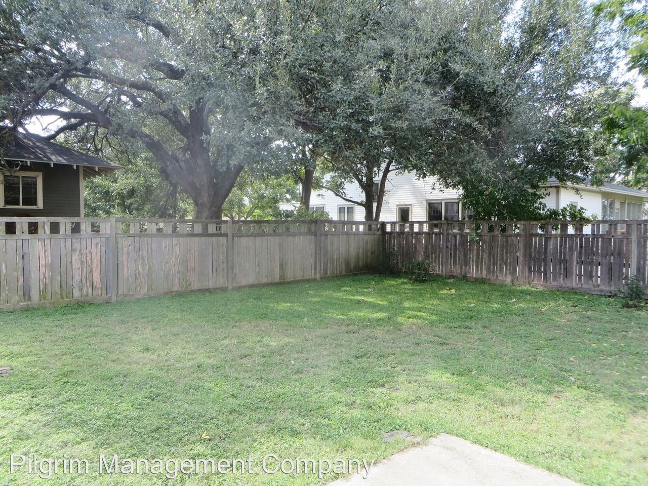 502 Pine St - Photo 3 of 4