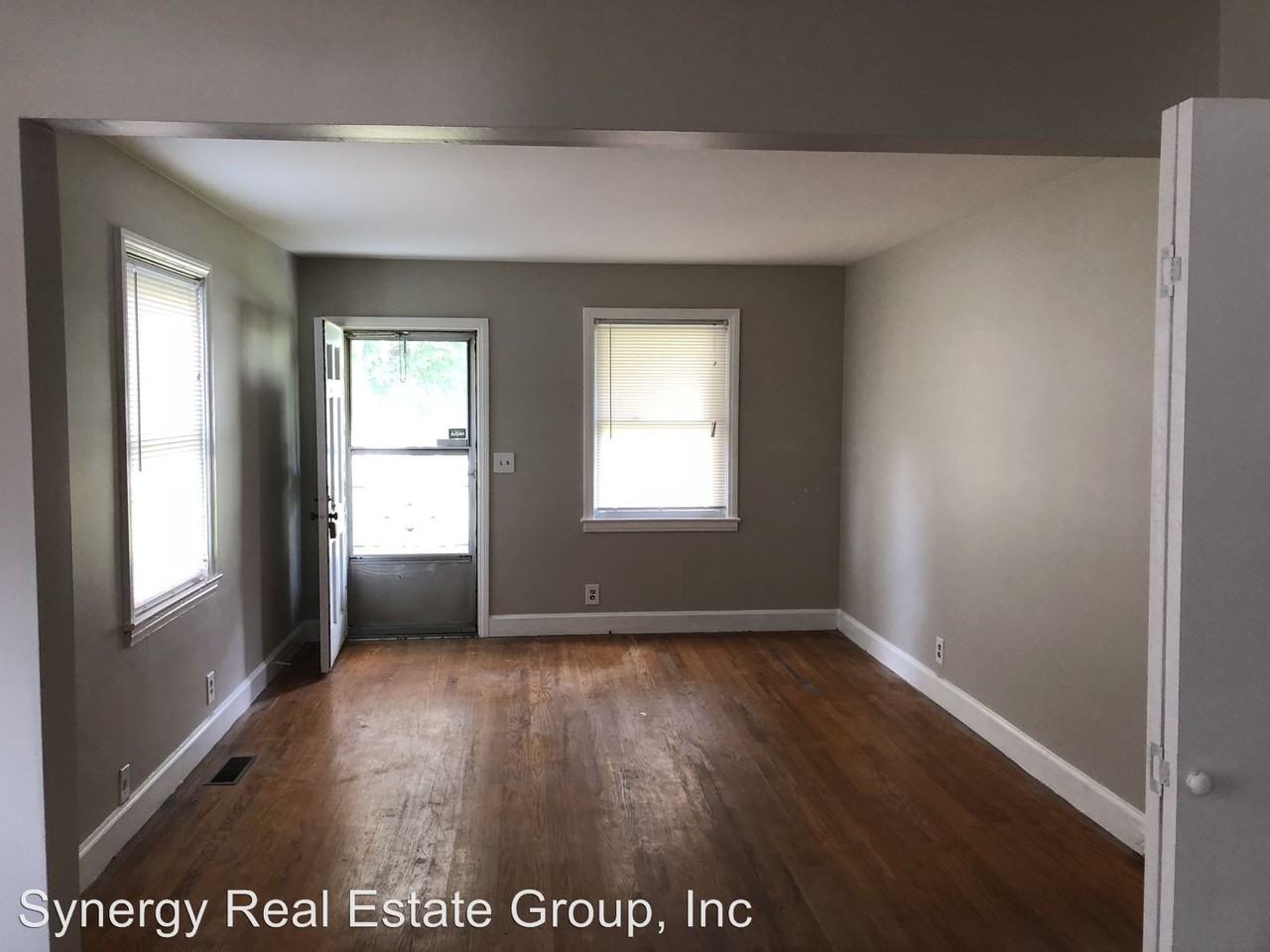 1304 Kermit Dr - Photo 2 of 3