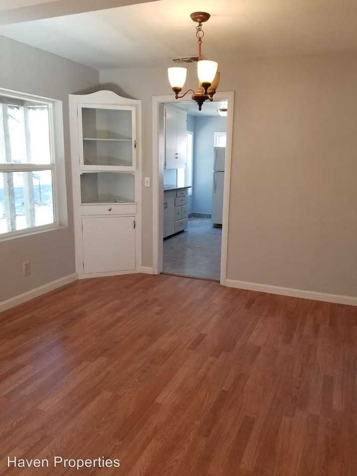 3832 Elm St - Photo 3 of 10