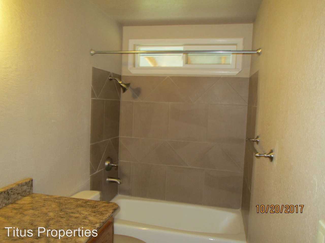 1115 Green St - Photo 2 of 5