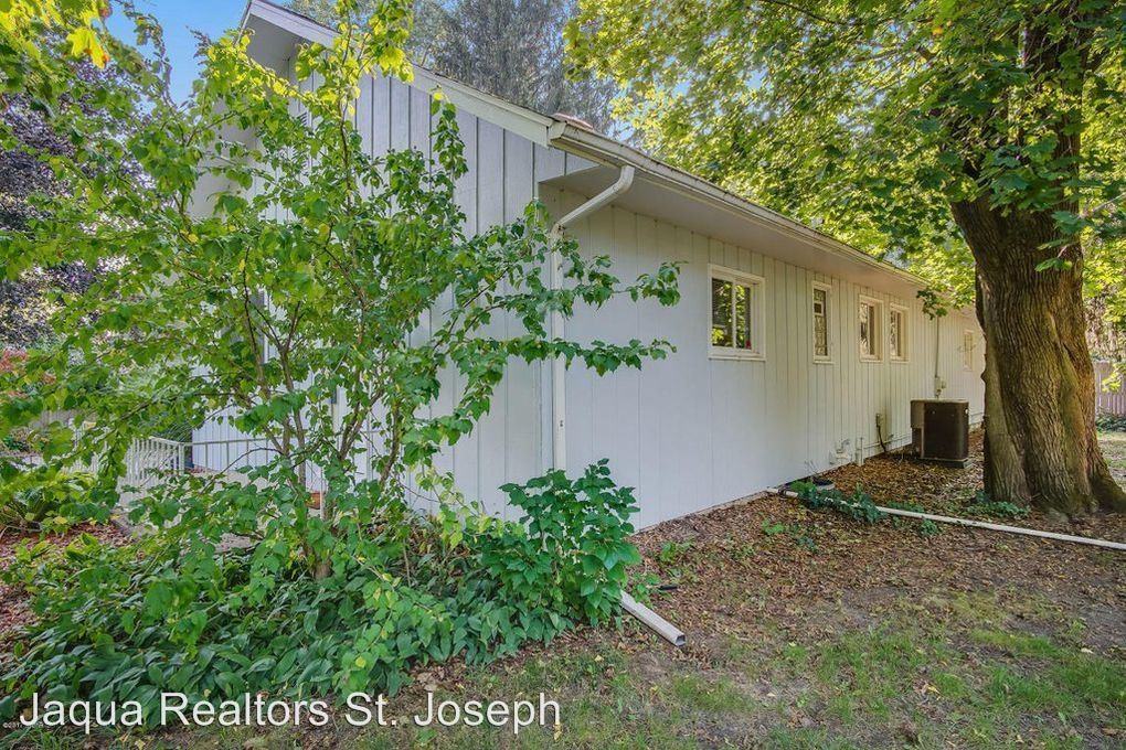 5780 Demorrow Rd - Photo 3 of 32