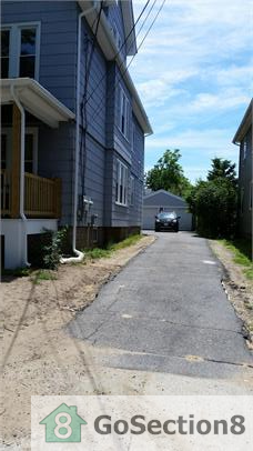 81 Silver St - Photo 3 of 10