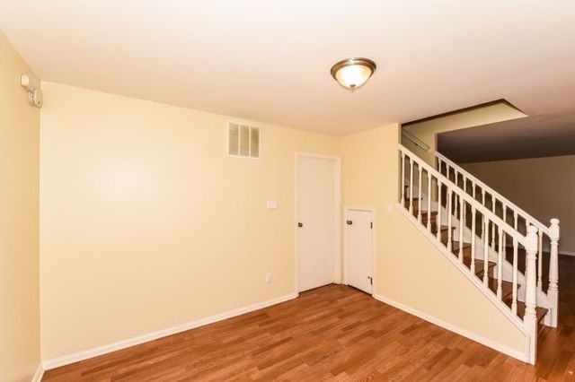 937 Dartmouth Ave - Photo 2 of 10