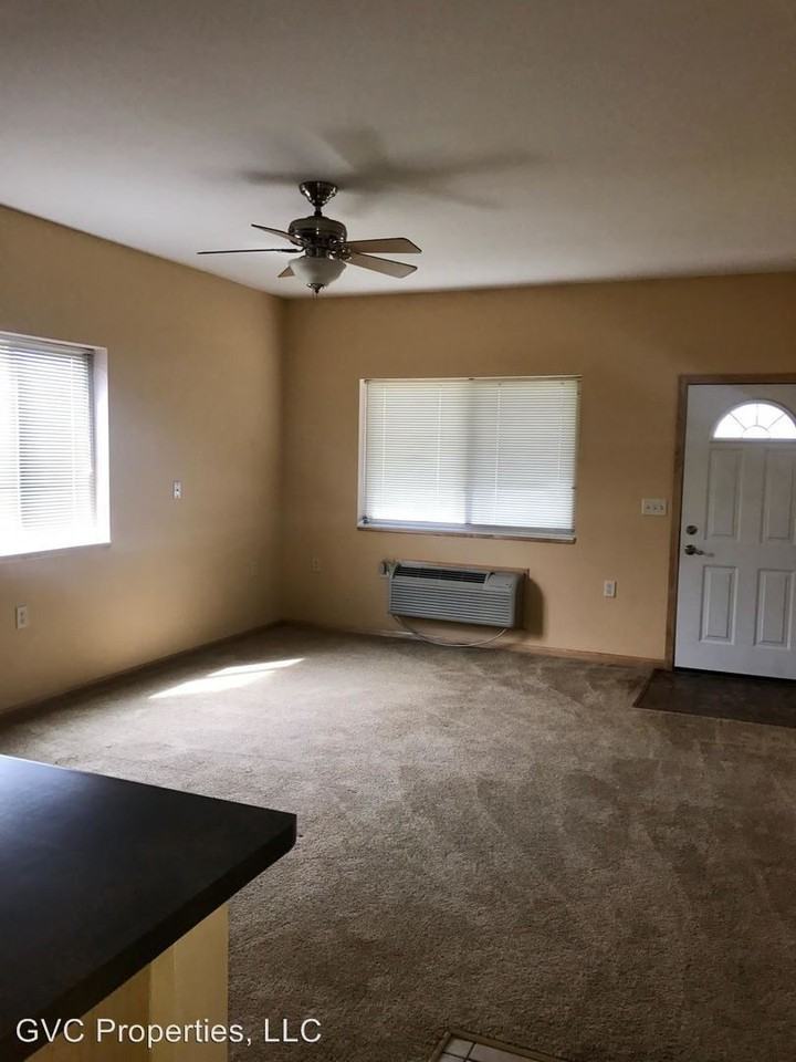 81 Katie Ln - Photo 3 of 5