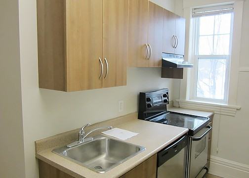 980 Wolseley Ave - Photo 3 of 7