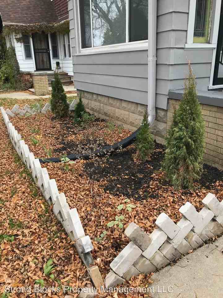 2866 N 56th St - Photo 3 of 27