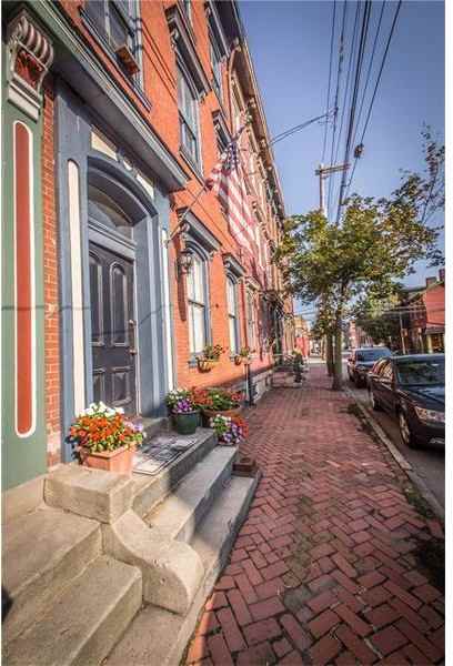 1015 Galveston Ave - Photo 2 of 33