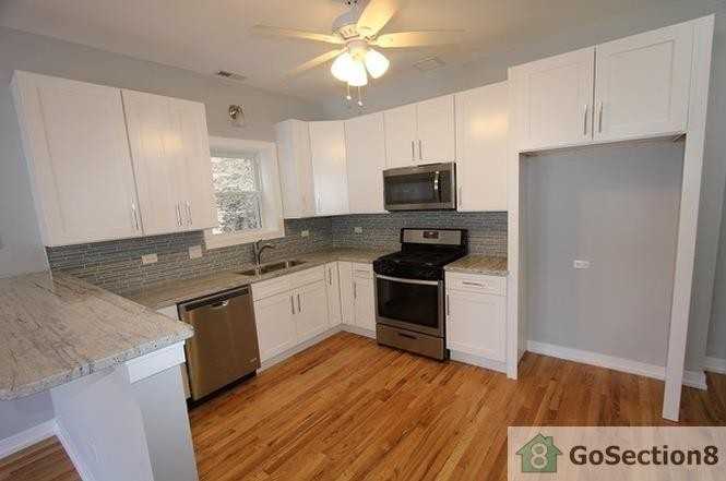 947 W 71st St #1stFL - Photo 2 of 14