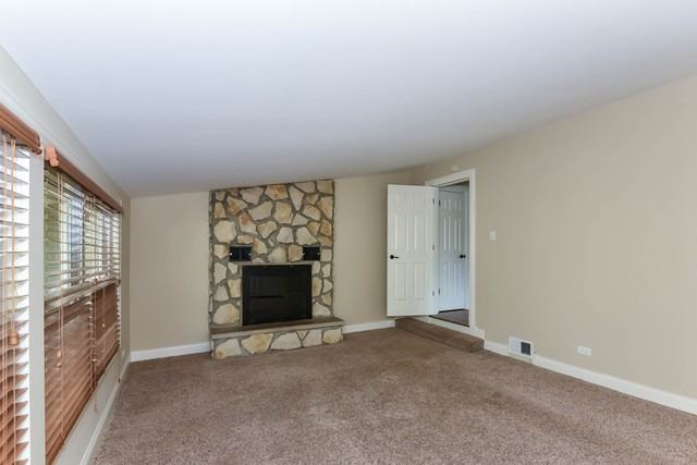 212 Grant St - Photo 3 of 16