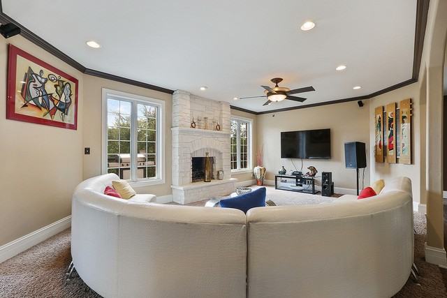 20051 Oakwood Dr - Photo 3 of 15