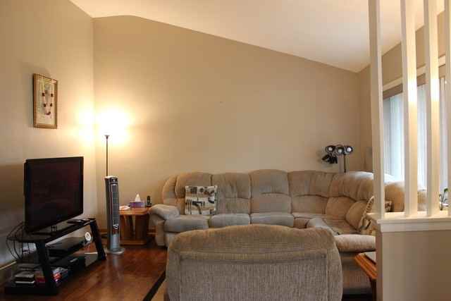 9054 N Clifton Ave - Photo 2 of 21