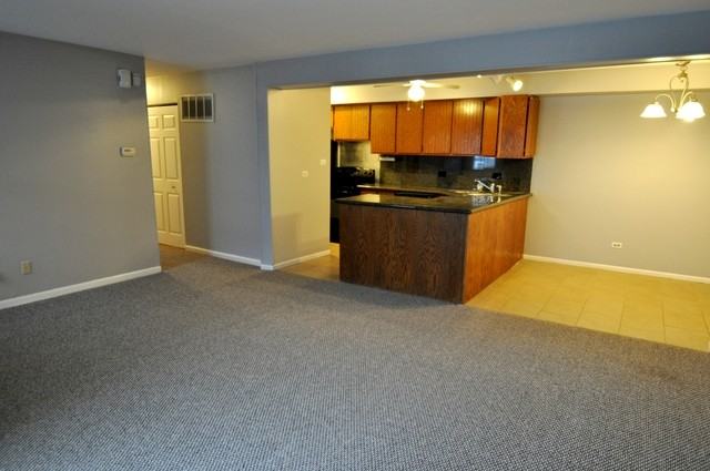 7925 164th Pl #7925 - Photo 3 of 12