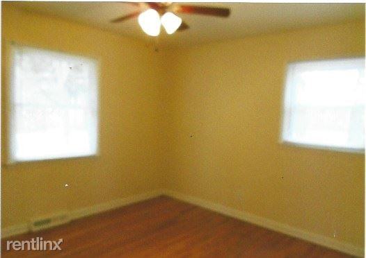 2300 Bywood Rd - Photo 2 of 8