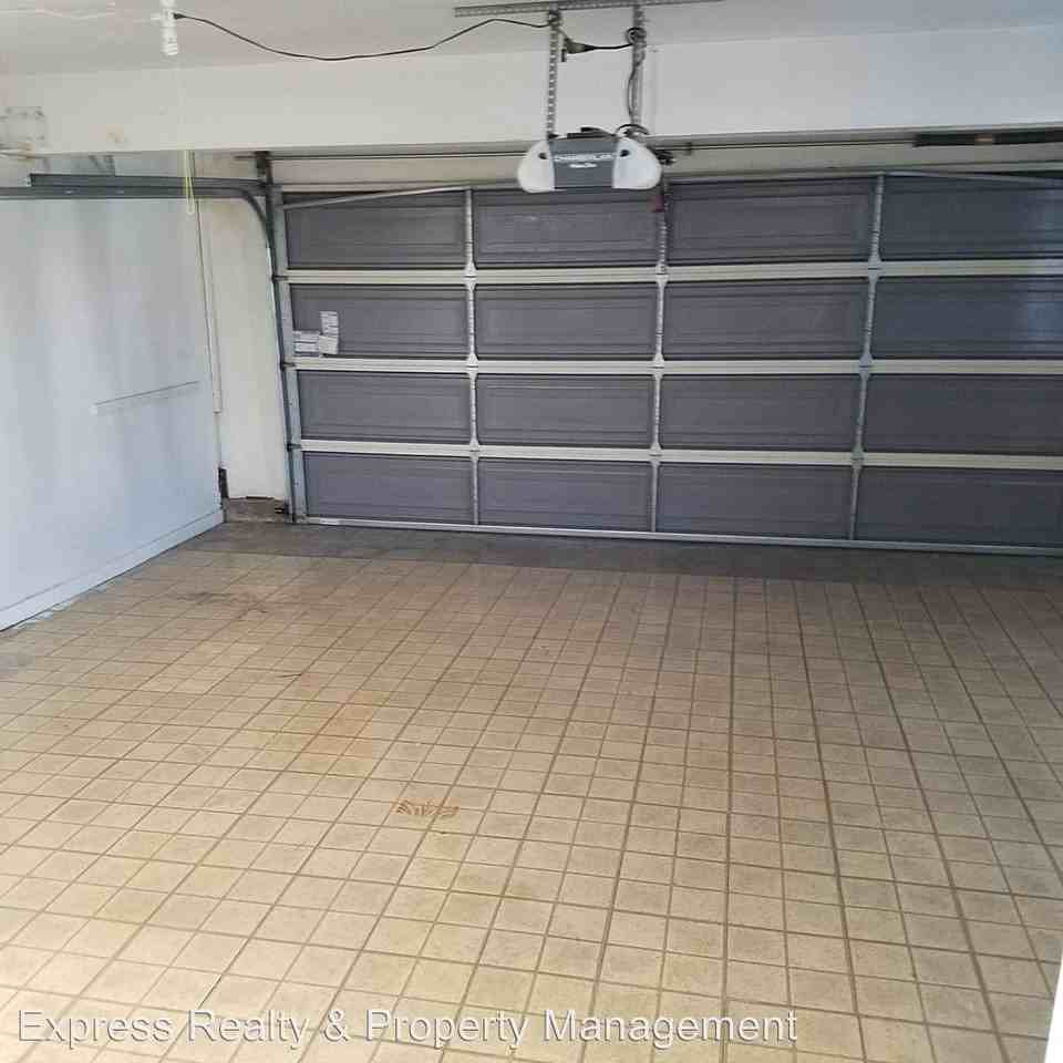 902 Sand Spoling Ave - Photo 3 of 42