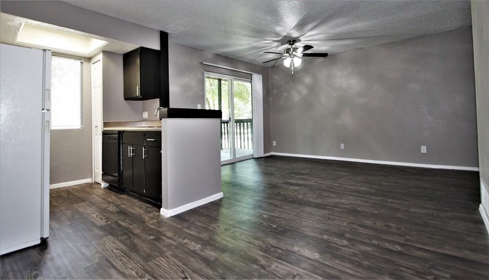 1507 Southport Drive - Photo 3 of 19