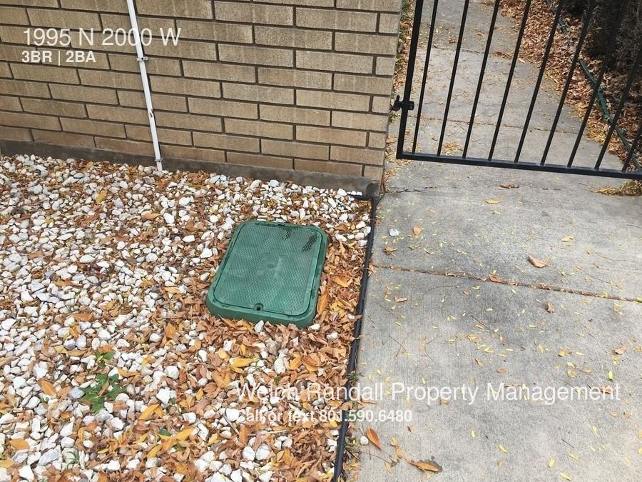 1995 N 2000 W - Photo 3 of 5