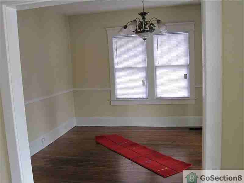 1137 Metropolitan Pkwy SW - Photo 2 of 21