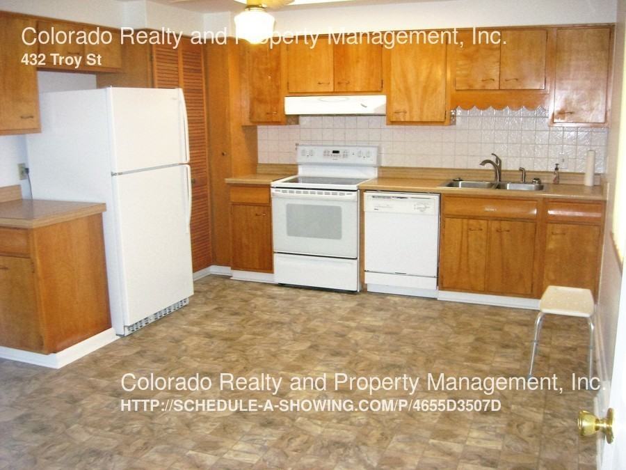 432 Troy St - Photo 2 of 13